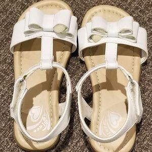 NWOT Toddler girl Size 9 White Sandals